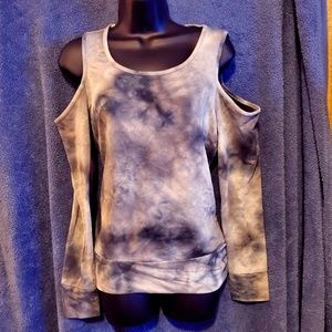 COLD SHOULDER TOP